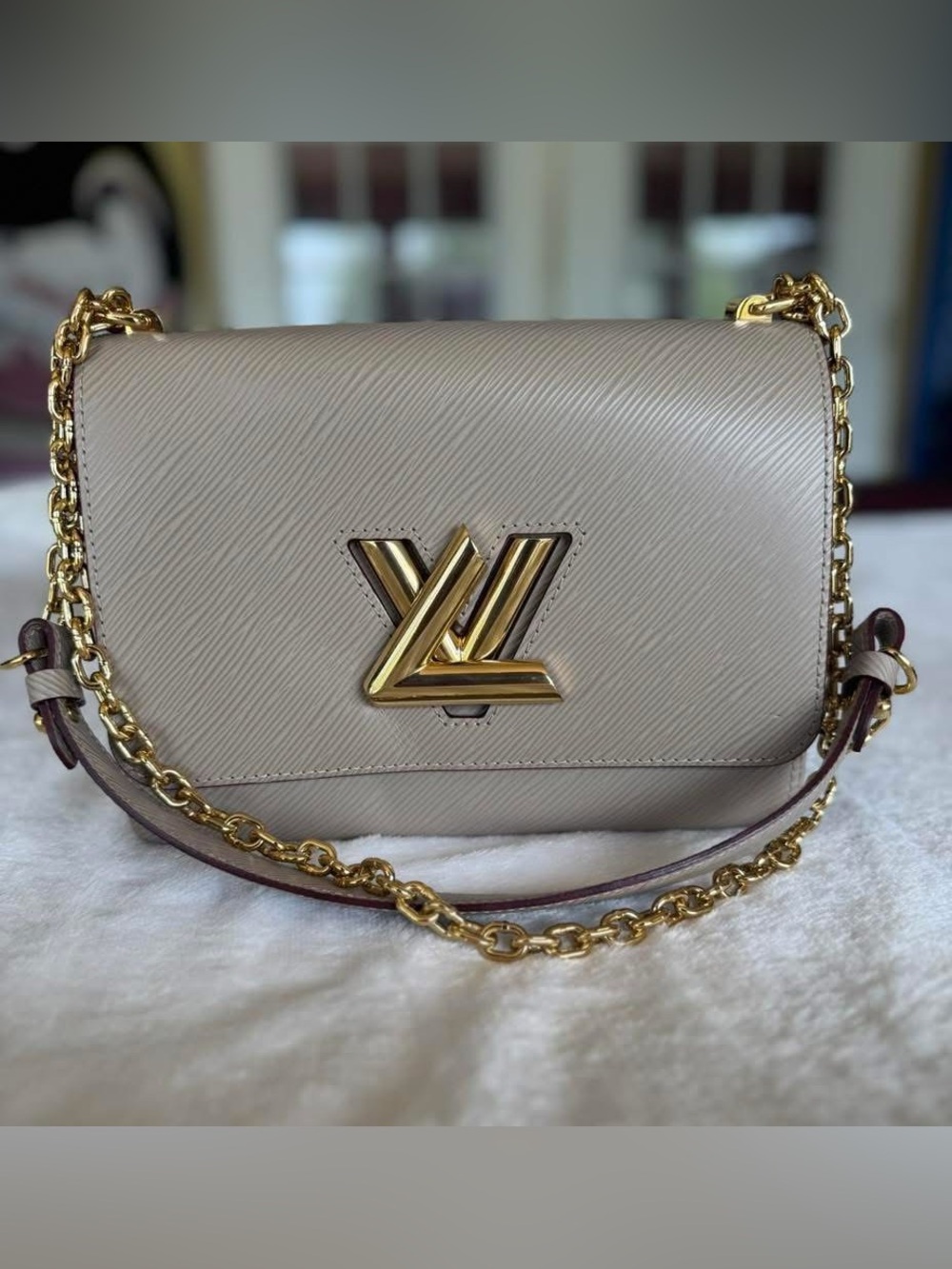 Louis Vuitton Twist MM Epi Leather in Galet